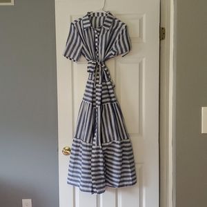 Cute summer dress size XL but fits like a Large